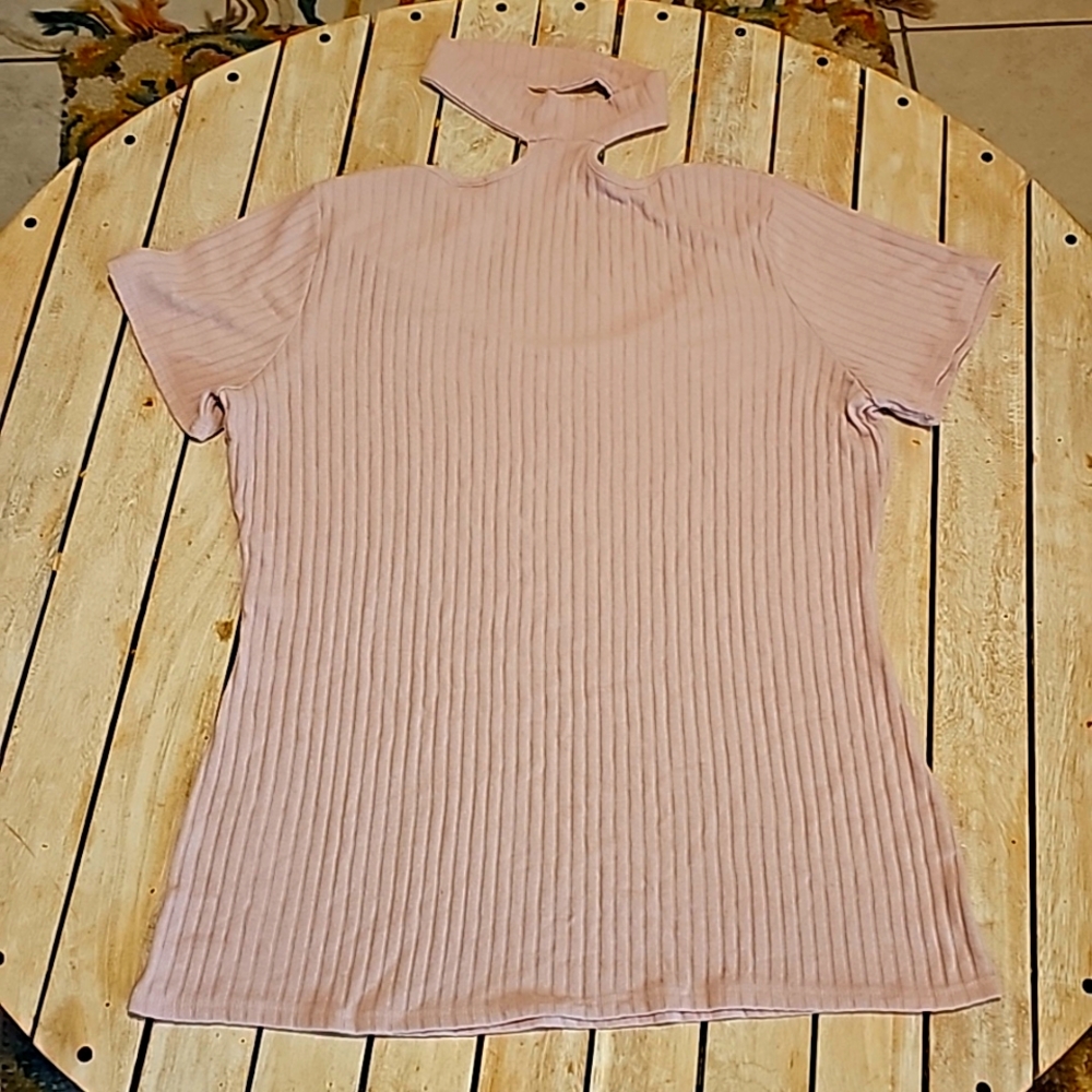 💥4 for $25💥Women's 3xl T Shirt w/ Neck addition - Picture 5 of 5